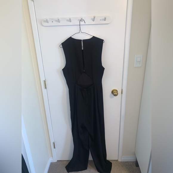 Babaton New Hampton Jumpsuit in Black - Picture 4 of 4